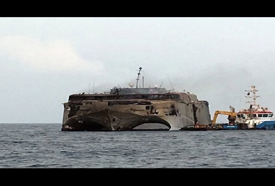 The UAE's HSV-2 Swift after it was attacked by Houthi C-802 anti-ship cruise missiles on October 1, 2016.